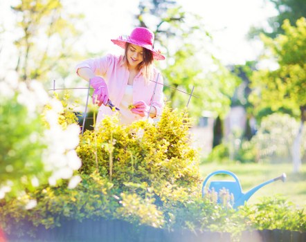 Worksite safety checks for outdoor gardening tasks